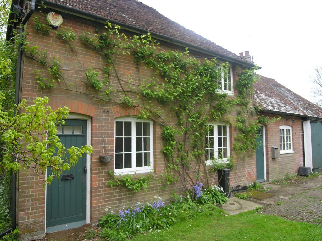 High Street, Etchingham, TN19 7AD